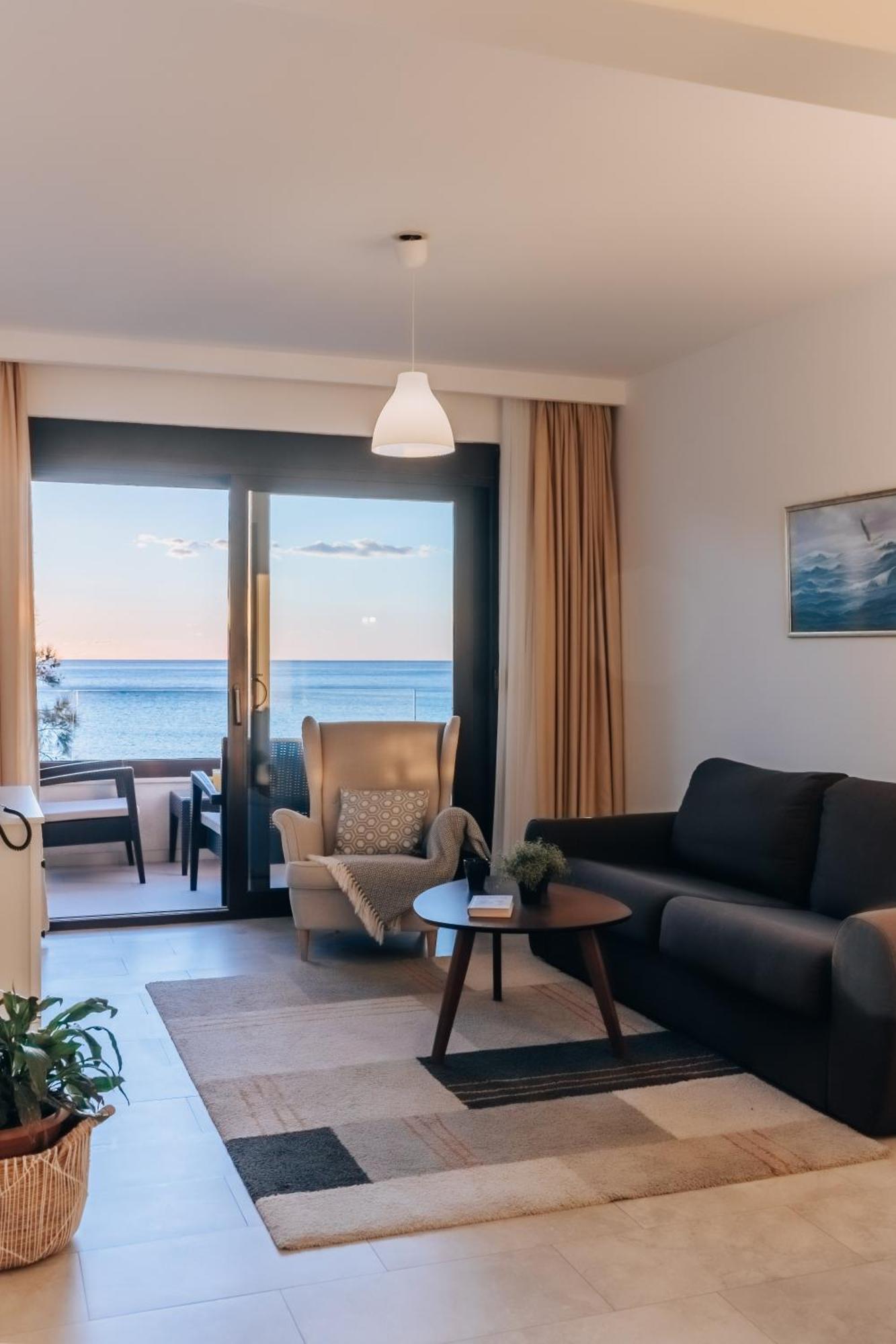 Apartments Kuce Lekovica Beach & Snack Bar- Bistro Exterior photo