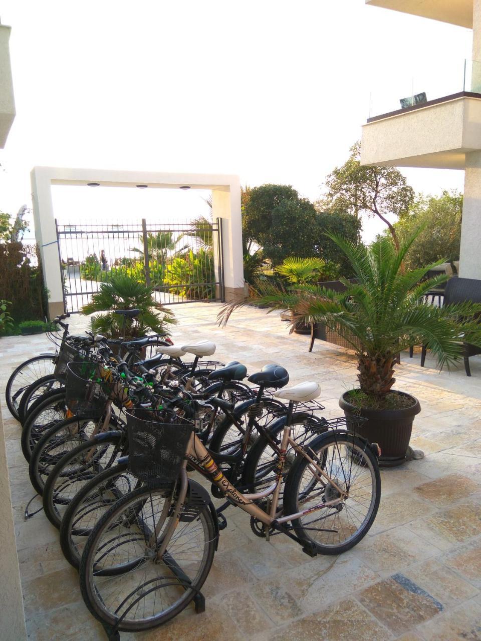 Apartments Kuce Lekovica Beach & Snack Bar- Bistro Exterior photo